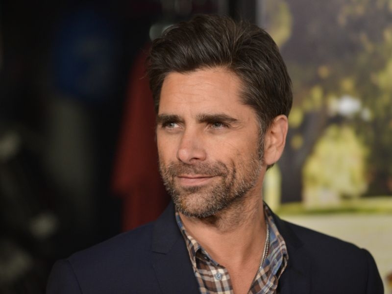 John Stamos : Reunite με τους Beach Boys!