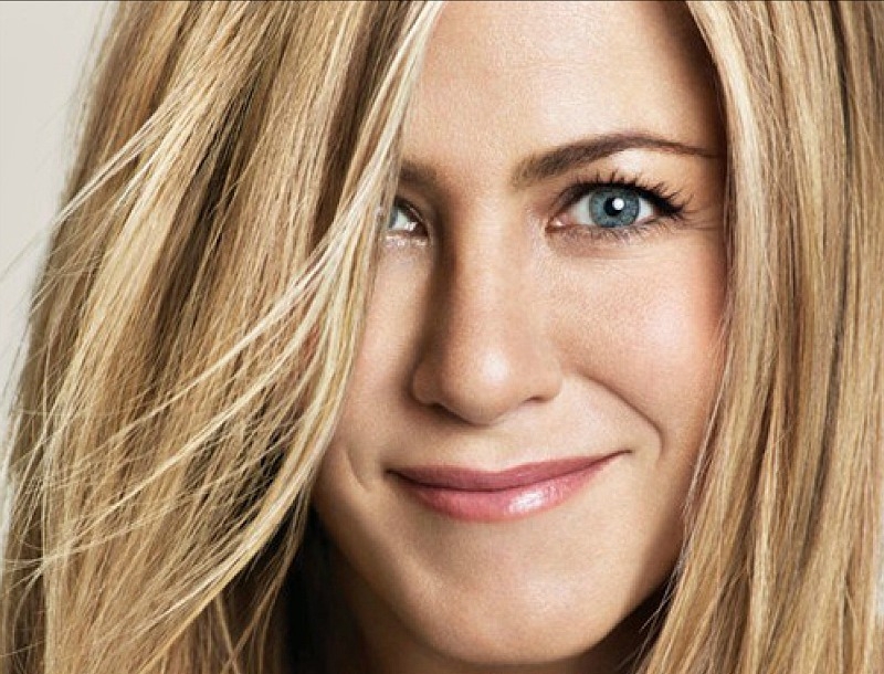Προϊόντα shimmering για να αποκτήσεις τα λαμπερά μαλλιά της Jennifer Aniston