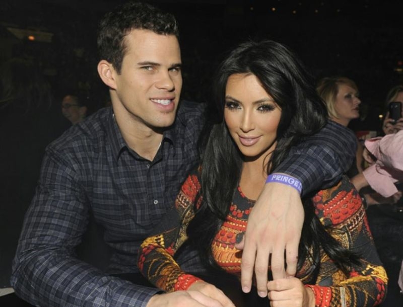 Και ο Chris Humphries κριτικάρει την Kim Kardashian