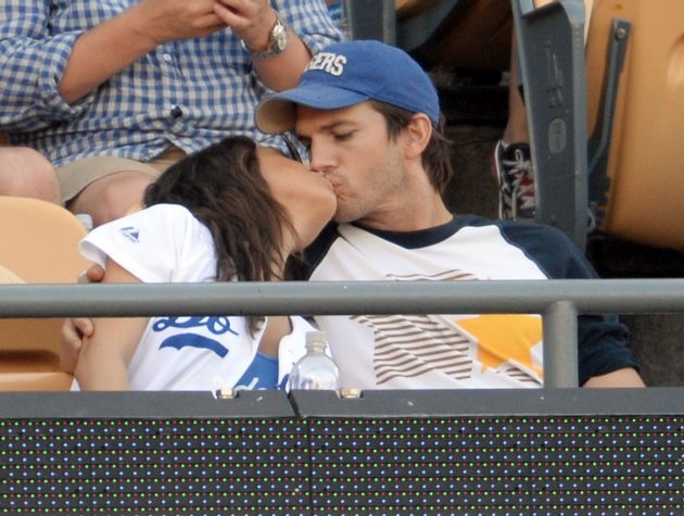 Να σας ζήσει! Γονείς η Mila Kunis και ο Ashton Kutcher - Κεντρική Εικόνα