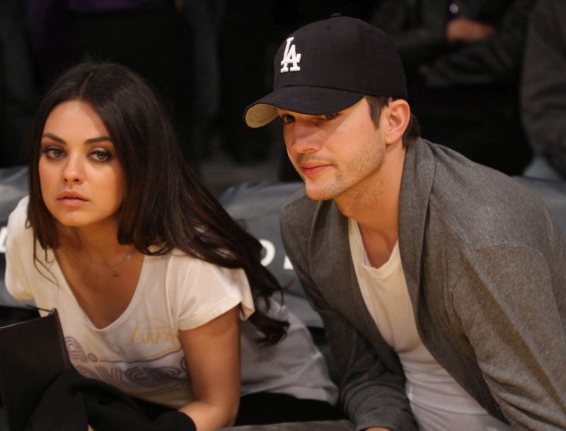 H Mila Kunis και ο Ashton Kutcher έχουν το ίδιο γούστο! Στις γυναίκες…