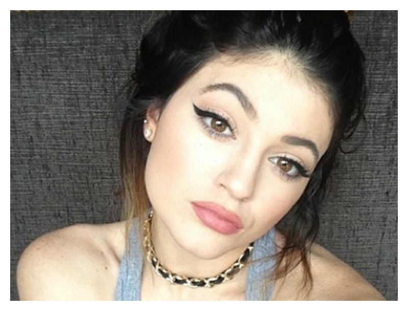 Η Kylie Jenner έκανε αυξητική στήθους; Η Kylie Jenner έκανε αυξητική στήθους;
