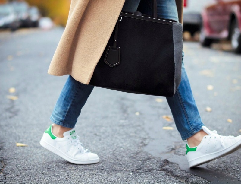 Λευκά sneakers : Πως θα διατηρήσεις τα λευκά σου sneakers καθαρά σαν καινούργια