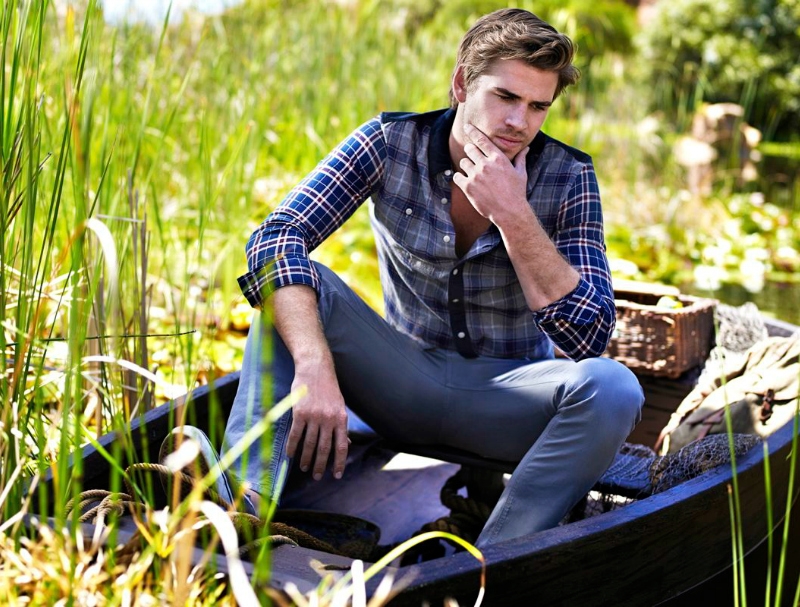 Liam Hemsworth: Είναι πολύ sexy όταν βγάζει τα ρούχα του Liam Hemsworth: Είναι πολύ sexy όταν βγάζει τα ρούχα του