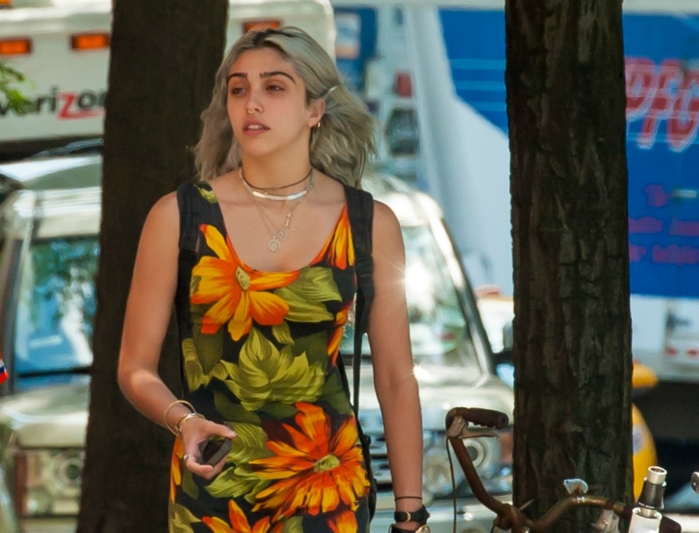 Λούρδη τι μαλλί είναι αυτό; Λούρδη τι μαλλί είναι αυτό;