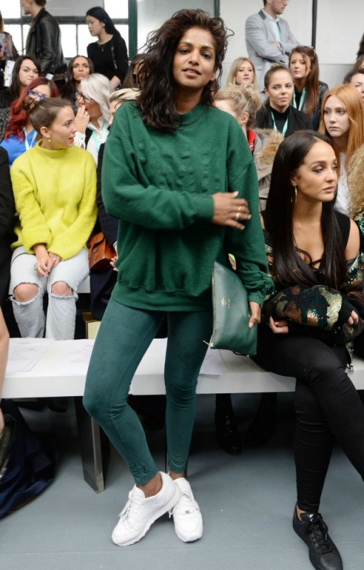 M.i.a : Με total πράσινο look υποδέχεται το φθινόπωρο