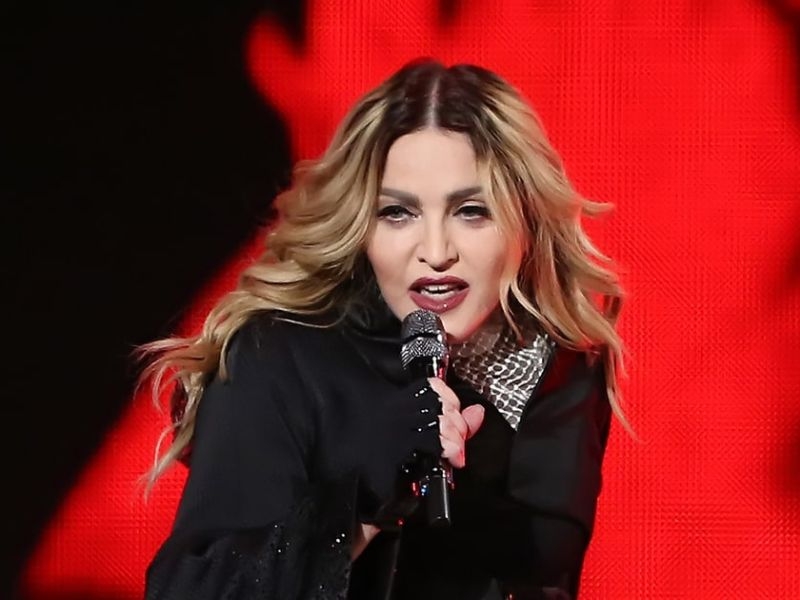 Ξέφυγε η Madonna: Υποσχέθηκε στοματικό σεξ σε όποιον ψηφίσει Hilary!