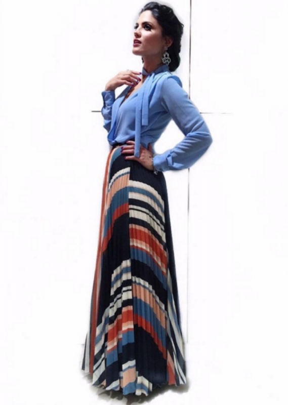 Street style : Η Μαίρη Συνατσάκη συνδυάζει την maxi φούστα έτσι όπως ακριβώς θες