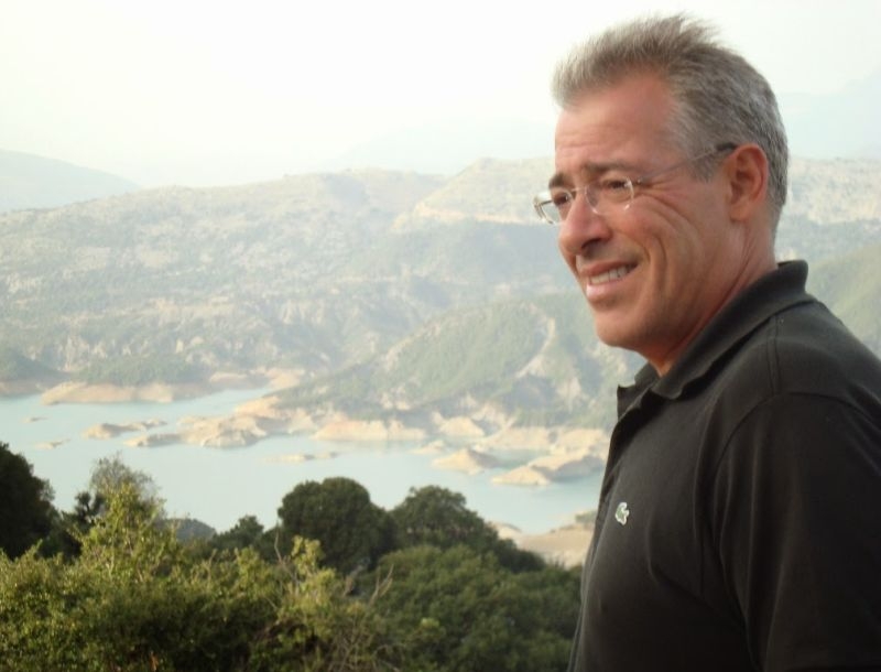 Νίκος Μάνεσης: Η τηλεόραση είναι ρατσιστική!