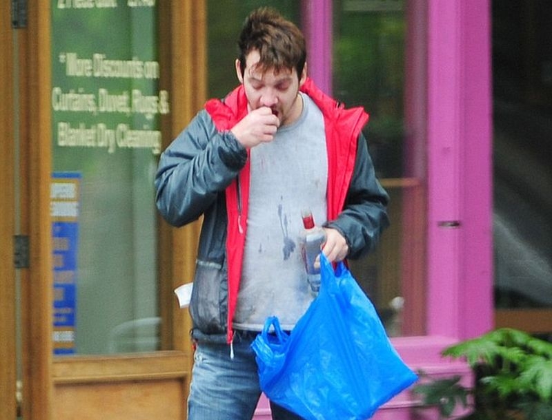 Jonathan Rhys Meyer: Με ένα μπουκάλι βότκα στο χέρι