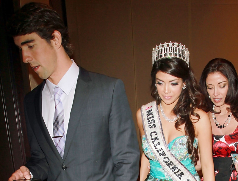 Πίσω στην Miss California ο Michael Phelps μετά την αποτοξίνωση