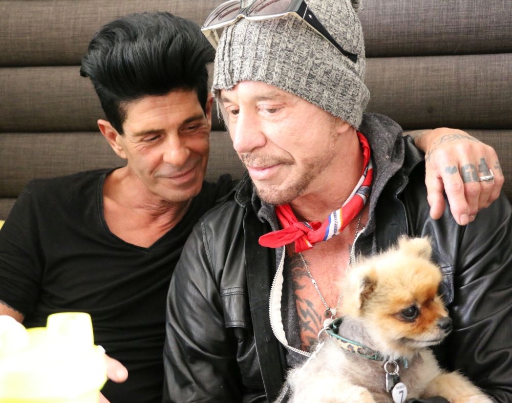 Mickey Rourke εσύ;