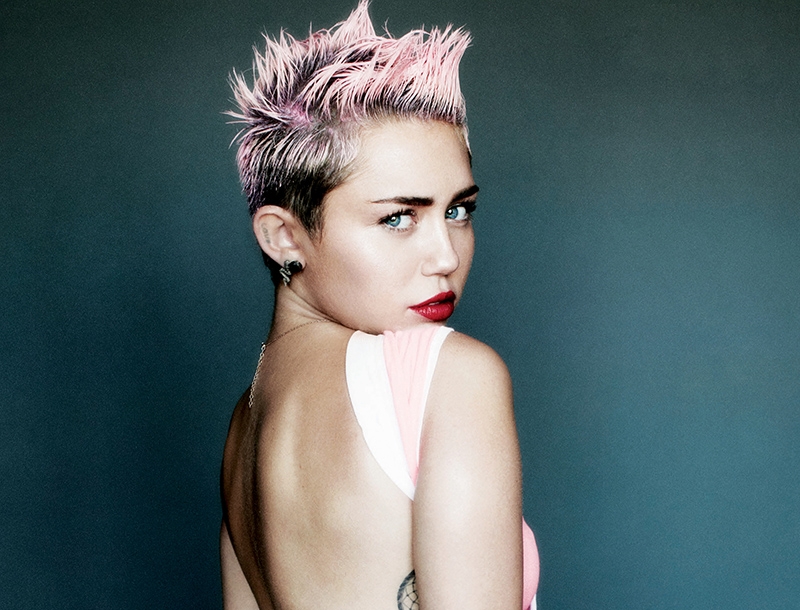 Έπιασε πάτο; Η Miley Cyrus αυνανίζεται στο Instagram
