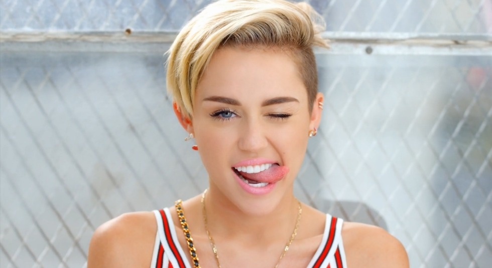 Miley Cyrus style! Μ’ αρέσουν και τα αγόρια και τα κορίτσια