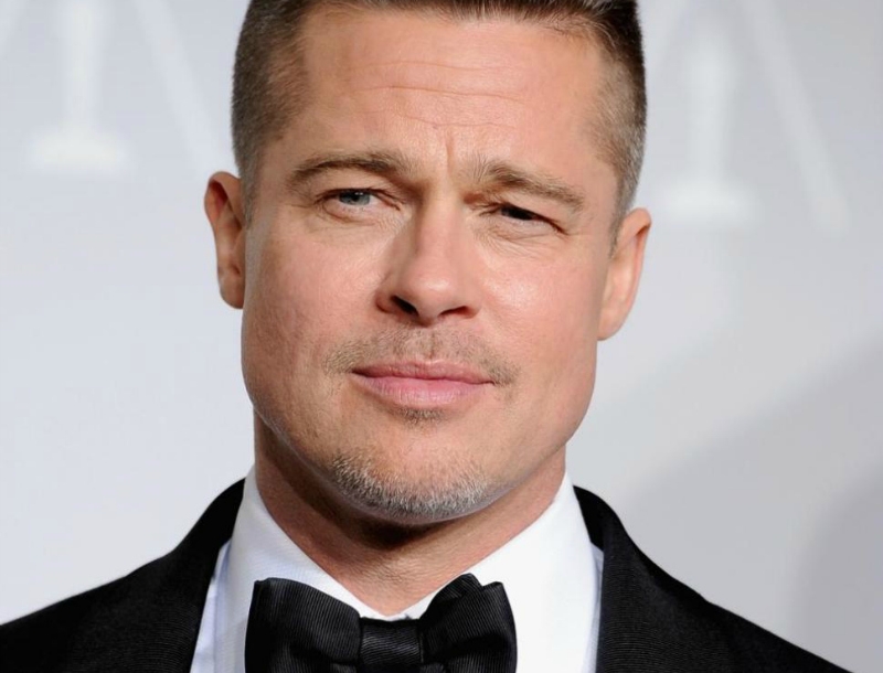 Brad Pitt: Πόσο κούκλος πια; Δες τον με μποξεράκι πριν γίνει διάσημος!