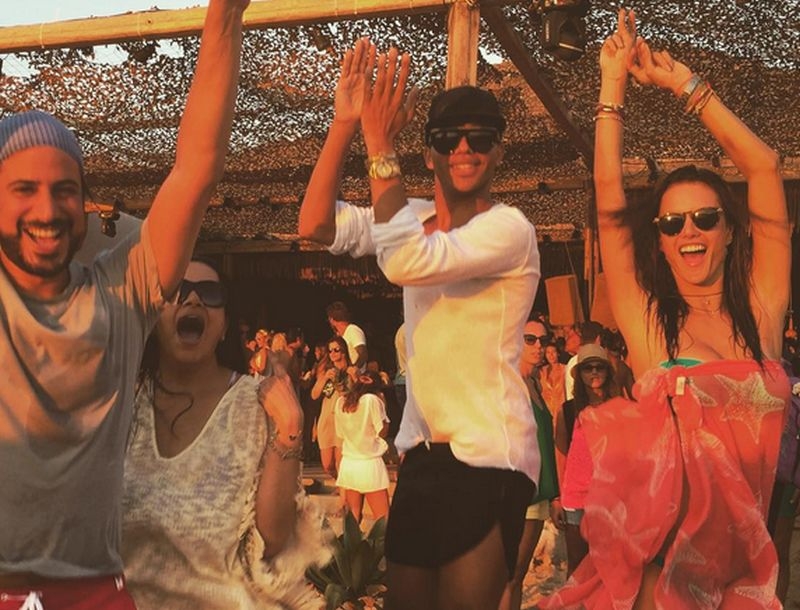 Alessandra Ambrosio: Ξεφάντωμα στη Μύκονο! Alessandra Ambrosio: Ξεφάντωμα στη Μύκονο!