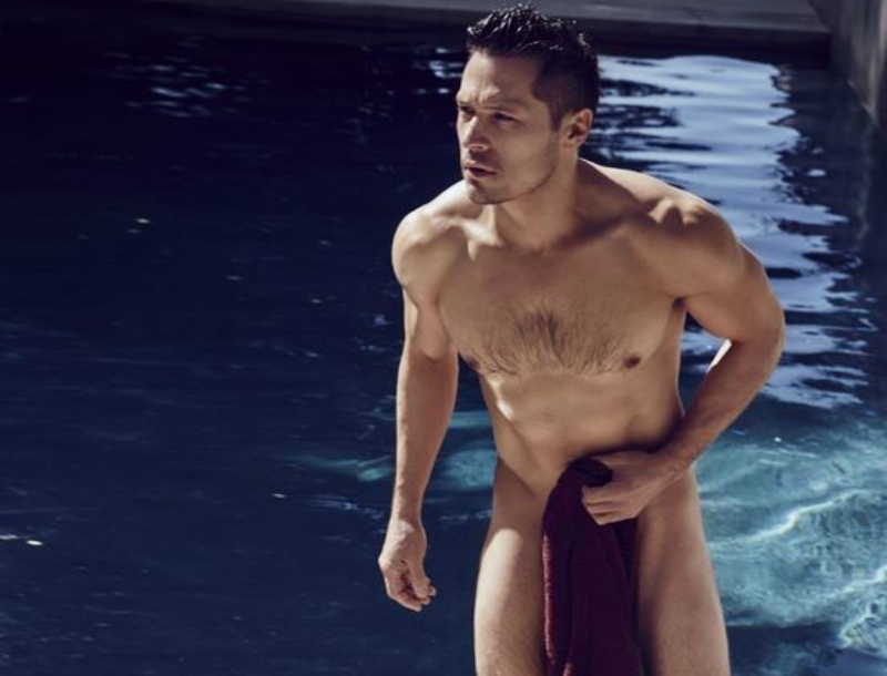 Nick Wechsler: Ο sexy άντρας της σειράς Revenge γδύνεται εντελώς!