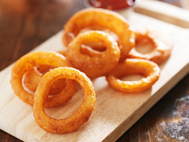 Σπιτικά onion rings: Το τέλειο σνακ (συνταγή)!