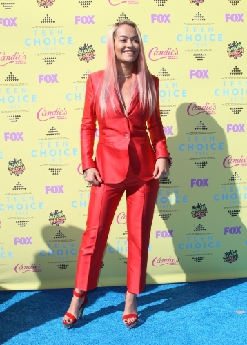 Teen Choice Awards 2015 : Οι πιο εντυπωσιακές εμφανίσεις στο κόκκινο χαλί