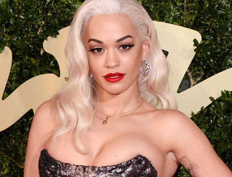 Rita Ora: Μισούσα το στήθος μου!