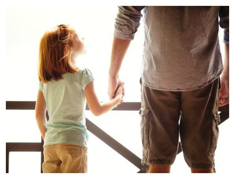 Γιορτή του πατέρα: 6 λόγοι που όταν ήσουν μικρή αγαπούσες τον μπαμπά σου περισσότερο τα καλοκαίρια!