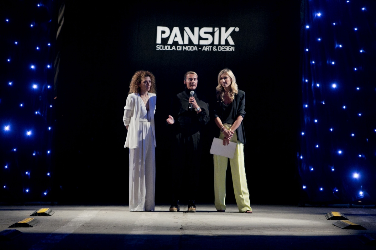 Το Παλιό Αμαξοστάσιο Αθηνών φιλοξένησε την ετήσια επίδειξη μόδας της PANSiK με τίτλο "STRUCTURES"