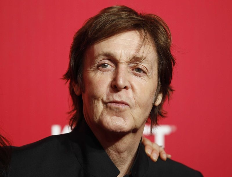 Paul McCartney: Ήμουν ερωτευμένος με την Βασίλισσα Ελισάβετ! Paul McCartney: Ήμουν ερωτευμένος με την Βασίλισσα Ελισάβετ!