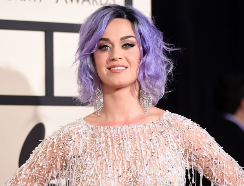 Katy Perry: Έκανε πεντικιούρ… μάτια για την γλωσσοφαγιά!