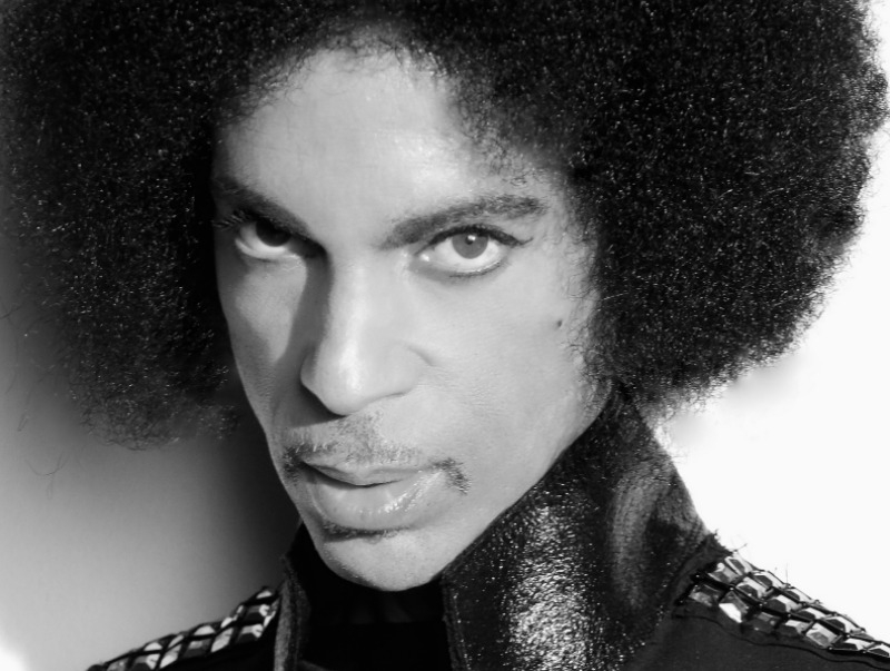 Prince: Πέθανε ο θρυλικός τραγουδιστής της pop 
