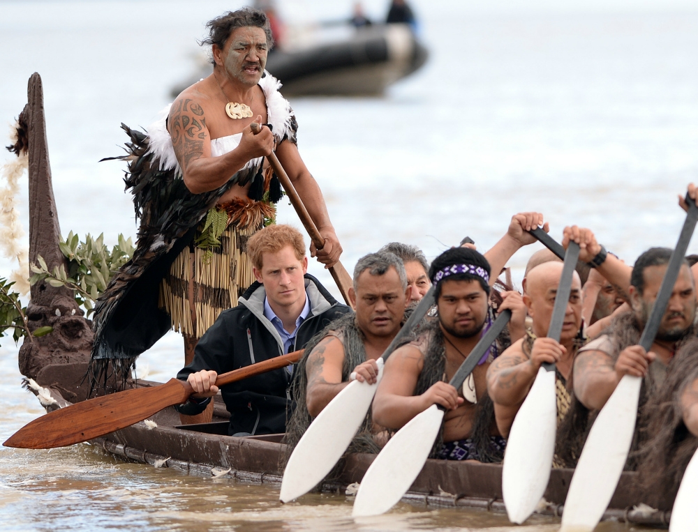 Prince Harry: Ένας απλός καθημερινός πρίγκιπας κάνει canoe- kayak