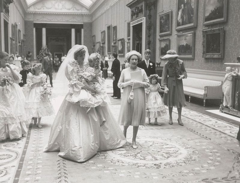 Πριγκίπισσα Diana: Κυκλοφόρησαν ανέκδοτες φωτογραφίες από τον γάμο της με τον Πρίγκιπα Κάρολο