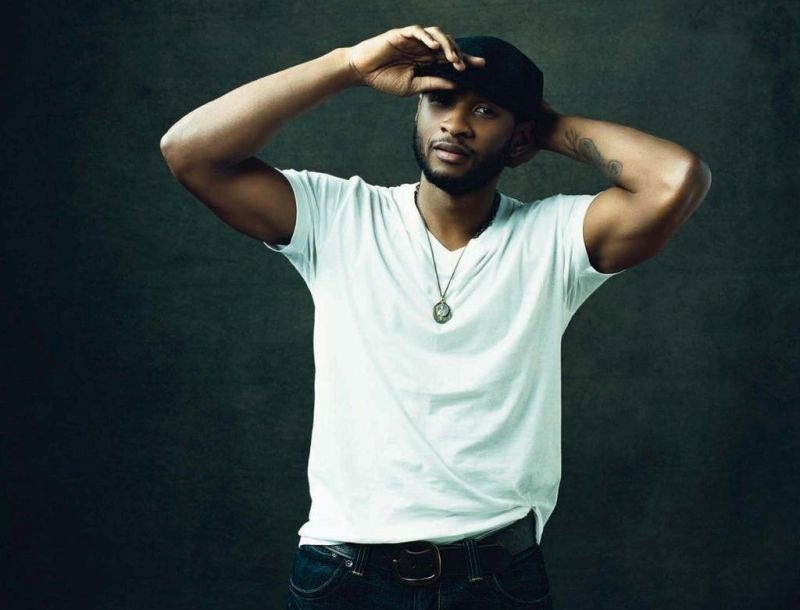 Ο Usher γδύθηκε ξανά επί σκηνής Ο Usher γδύθηκε ξανά επί σκηνής