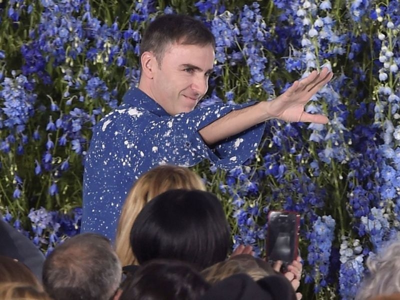 Αλλάζει η μόδα! Αποχώρησε ο creative director της Dior, Raf Simons