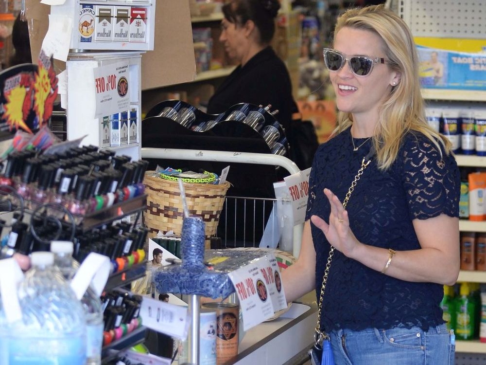 Reese Witherspoon: Ψωνίζει από τα… φτηνά!
