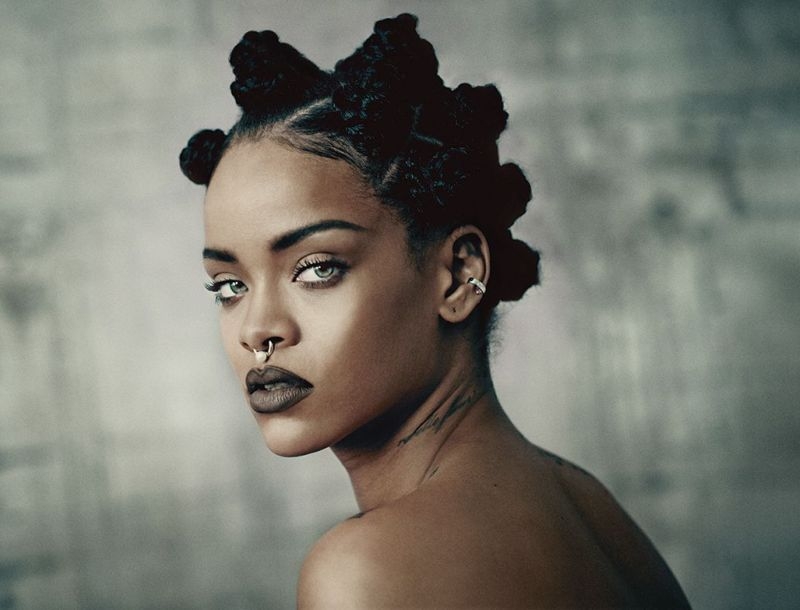 Rihanna: Έκανε piercing στα χείλη Rihanna: Έκανε piercing στα χείλη