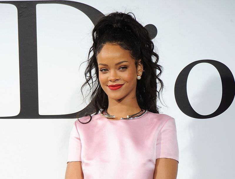 Rihanna: Το κατάφερε κι αυτό! Γιατί γράφει ιστορία σαν νέο πρόσωπο του Dior Rihanna: Το κατάφερε κι αυτό! Γιατί γράφει ιστορία σαν νέο πρόσωπο του Dior