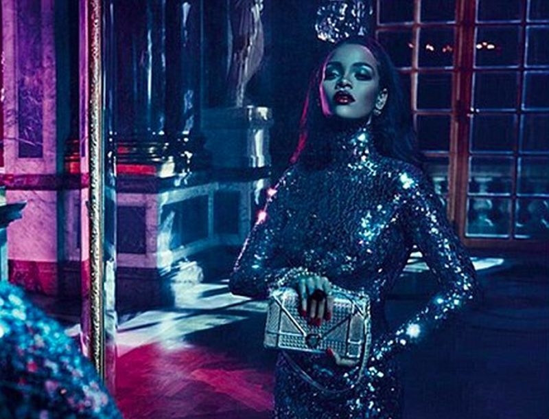Rihanna: Πιο αισθησιακή από ποτέ στη νέα διαφήμιση της Dior Rihanna: Πιο αισθησιακή από ποτέ στη νέα διαφήμιση της Dior
