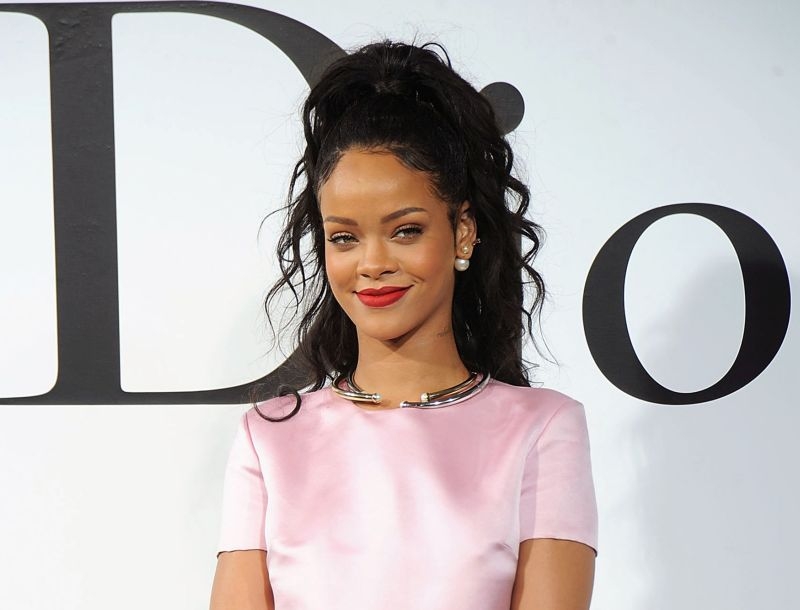 Rihanna: Ξεκινάει την δική της σειρά accessories Rihanna: Ξεκινάει την δική της σειρά accessories