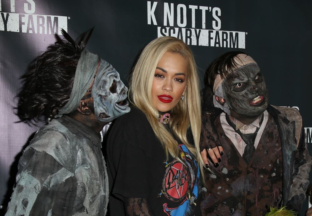 Η πεντάμορφη Rita Ora και τα… τέρατα!