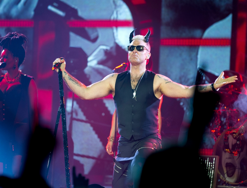Robbie Williams: Ο μοναδικός performer εντυπωσιάζει επί σκηνής