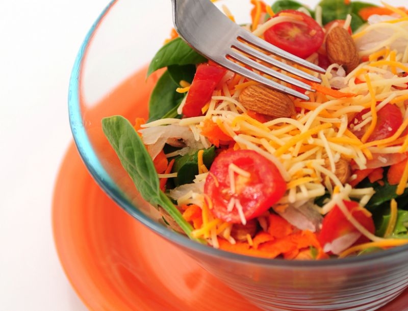 Ελαφρύ και δροσερό πιάτο: Καλοκαιρινή σαλάτα με καρότο!