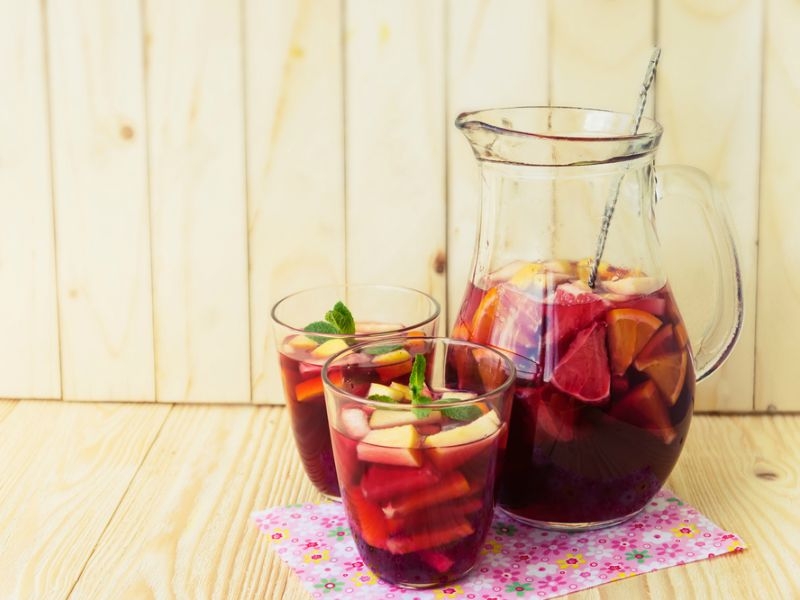 Φθινοπώριασε! Φτιάξε σπιτική sangria και κάλεσε τις φίλες σου