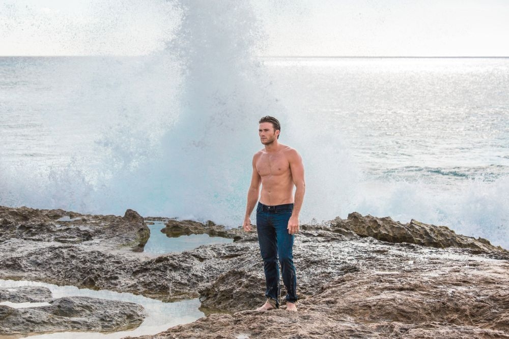 Scott Eastwood είσαι sexy!