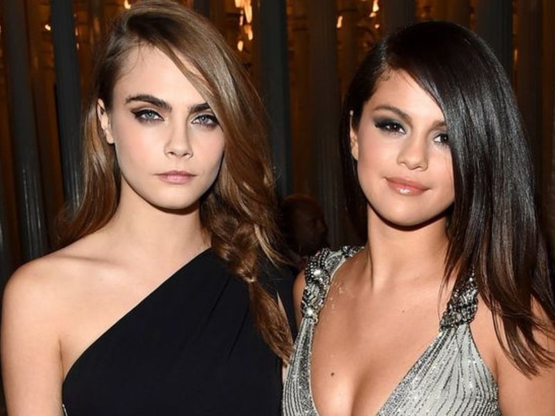 Selena Gomez : Δεν έχω ερωτική σχέση με την Cara Delevingne!