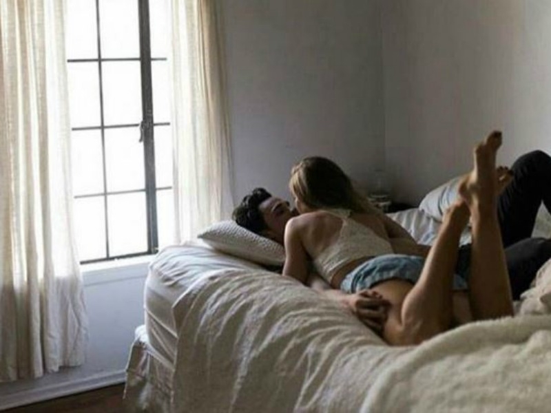 Sex και σχέσεις: 5 τρόποι να του δείξεις τι σου αρέσει στο κρεβάτι