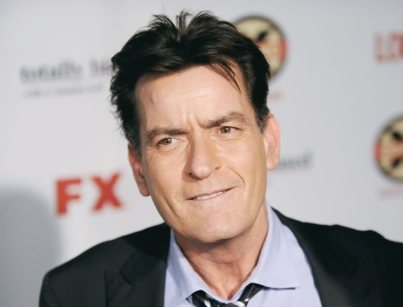 Charlie Sheen: Εσπευσμένα στο νοσοκομείο