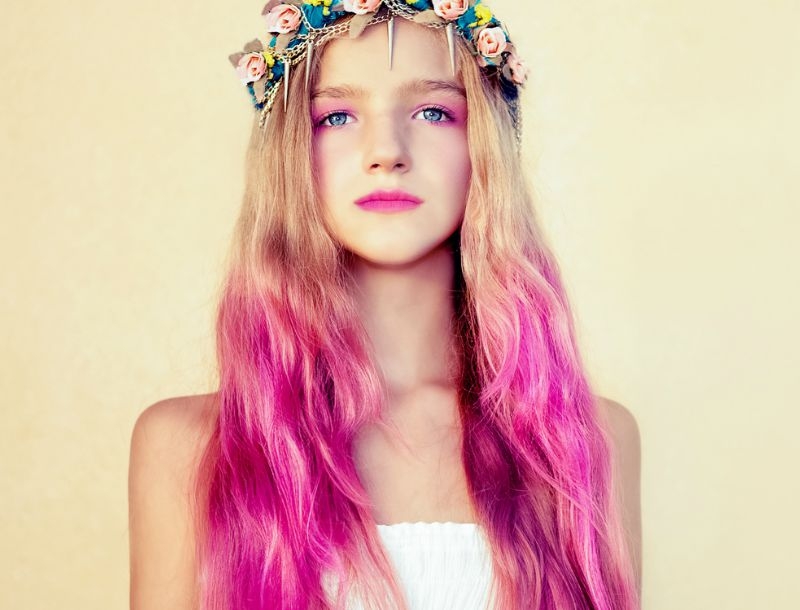 Θέλεις χρωματιστά μαλλιά χωρίς να τα βάψεις; Γίνεται!