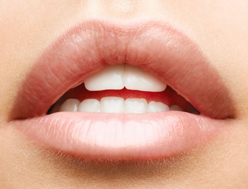 Προστάτεψε τα χείλη σου από τον καιρό με τα καλύτερα lip balm