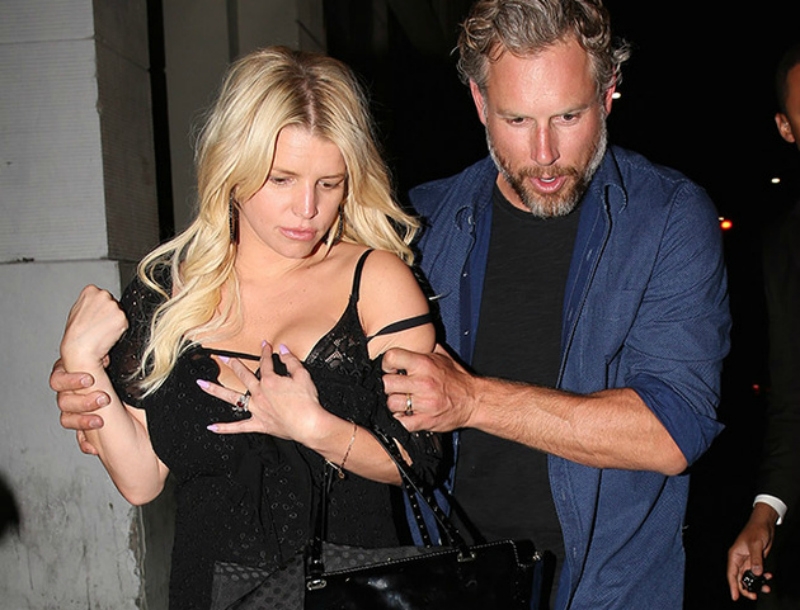 Jessica Simpson: Ήπιε κι έγινε ντίρλα! (Photos)