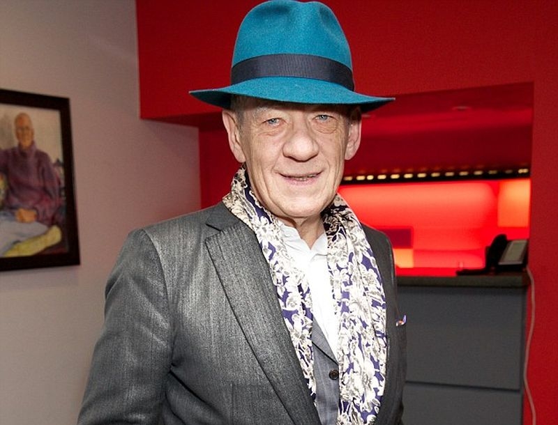 Ian McKellen: Μετανιώνω που δεν αποκάλυψα νωρίτερα πως είμαι gay